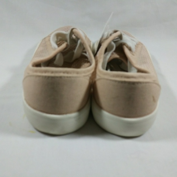 Women tan canvas with eyelid sneakers - Picture 4 of 8